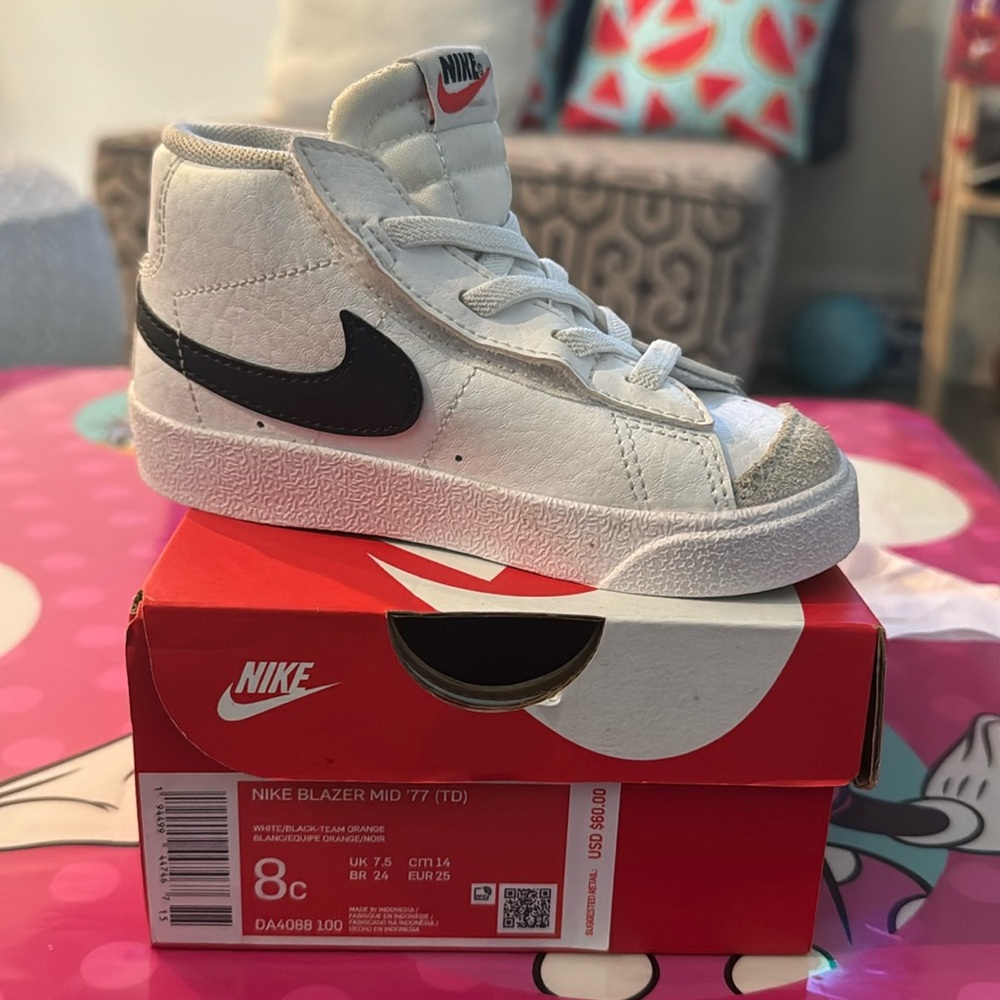 Nike Blazer Mid 77 Size 8c